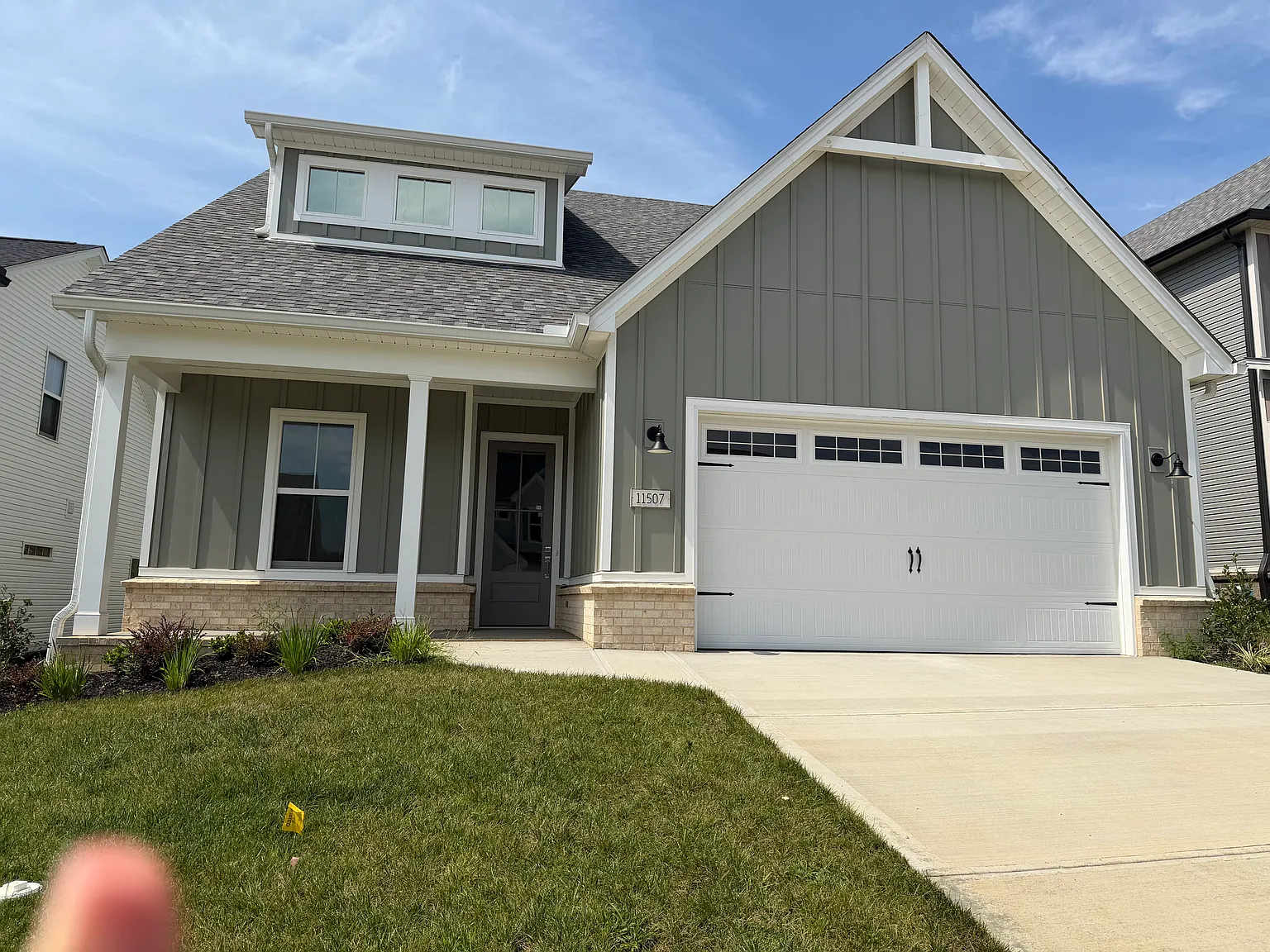 5 bed, 2303 sqft, $3,300 — Photo 1