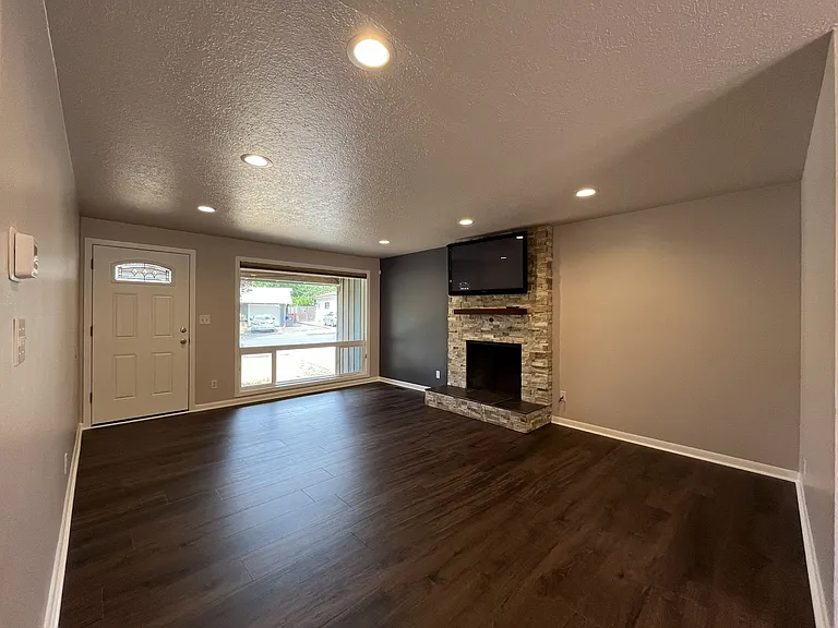 730 SE 143rd Ave — Photo 14