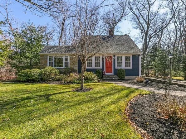 27 Pine Rd, North Attleboro, MA 02760