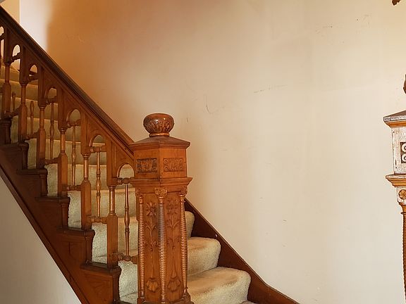 3rd image of 536 Woodward St