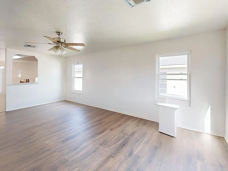 3206 John Porter Dr — Photo 2