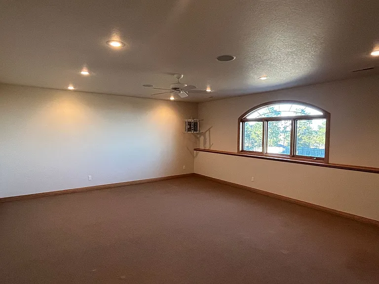 1124 Alta Vista Dr — Photo 31