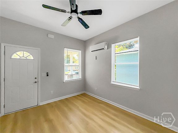 2nd image of 706 W 51st Street