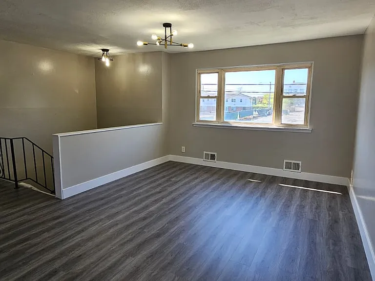 1127 Heck Ave — Photo 14