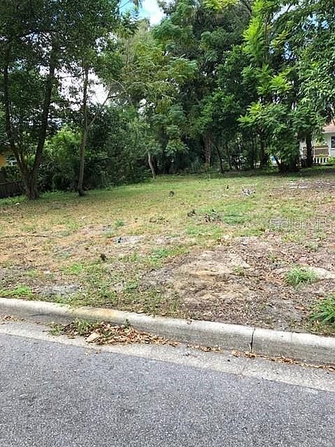 2nd image of 2051 Eaton St