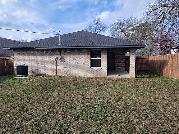 back of house Fenced yard