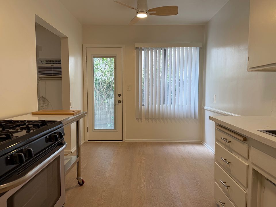 1st image of 4307 Cedros Ave #4311-2