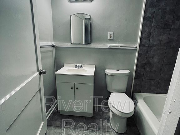 4th image of 3638 Guernsey Ave