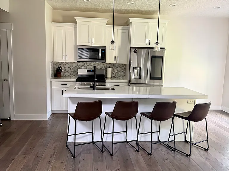 603 E Mill Farm Ct — Photo 5