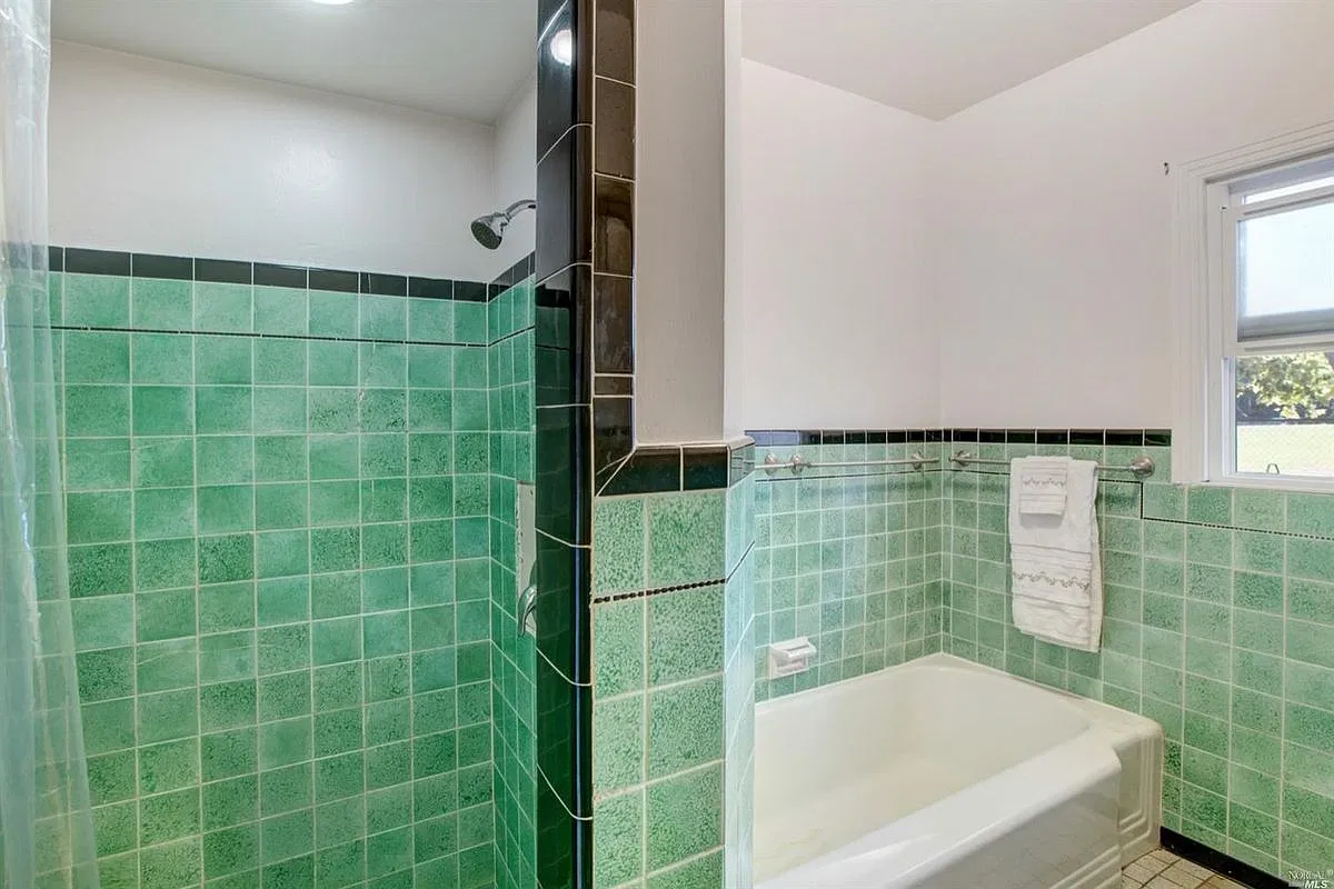 3 bed, 2.0 bath, 1850 sqft, $3,500 — Photo 2
