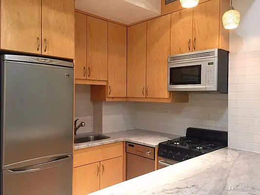 Rented by Anchor Associates | media 14