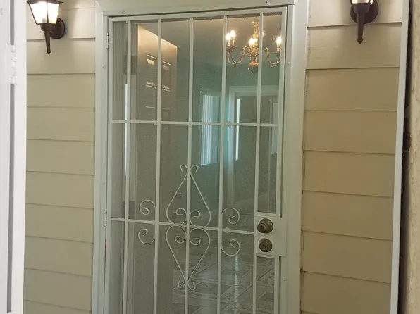 915 S Oak St #B, Santa Ana, CA 92701