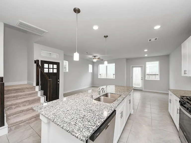 3830 Glossy Lake Dr — Photo 16