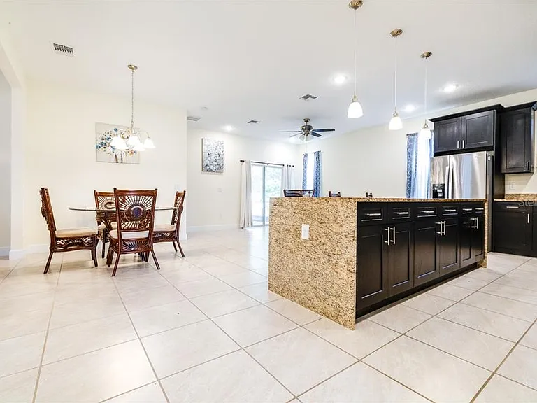 520 Nogales Ct — Photo 11