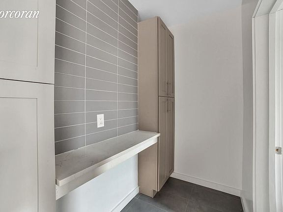 5th image of 330 E 52nd St APT 45