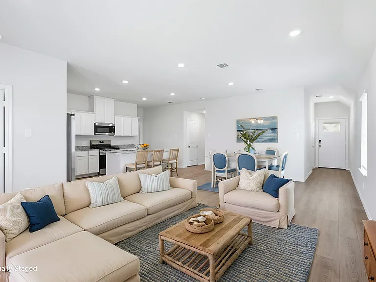750 Orchid Way — Photo 3