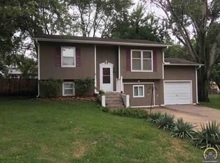 120 Milton Ct, Auburn, KS 66402