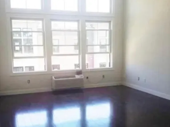 240 Walker Street 3C image 3 of 5