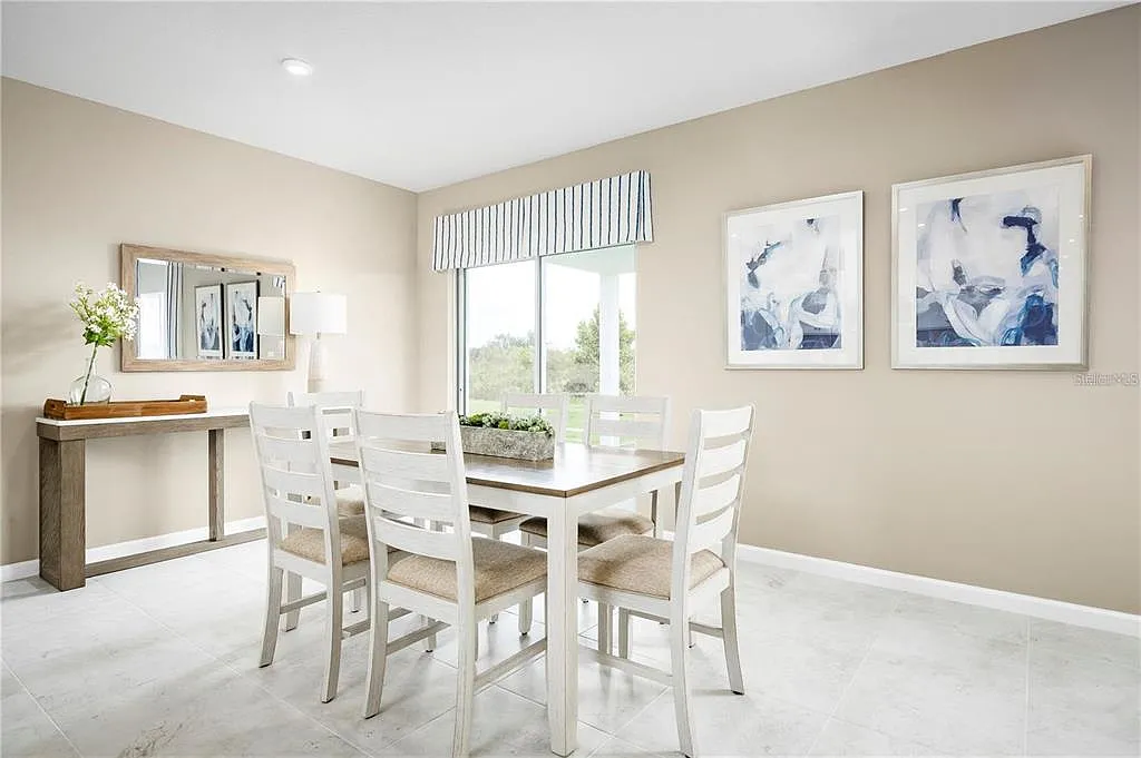 4 bed, 2.0 bath, 1703 sqft, $2,075 — Photo 4