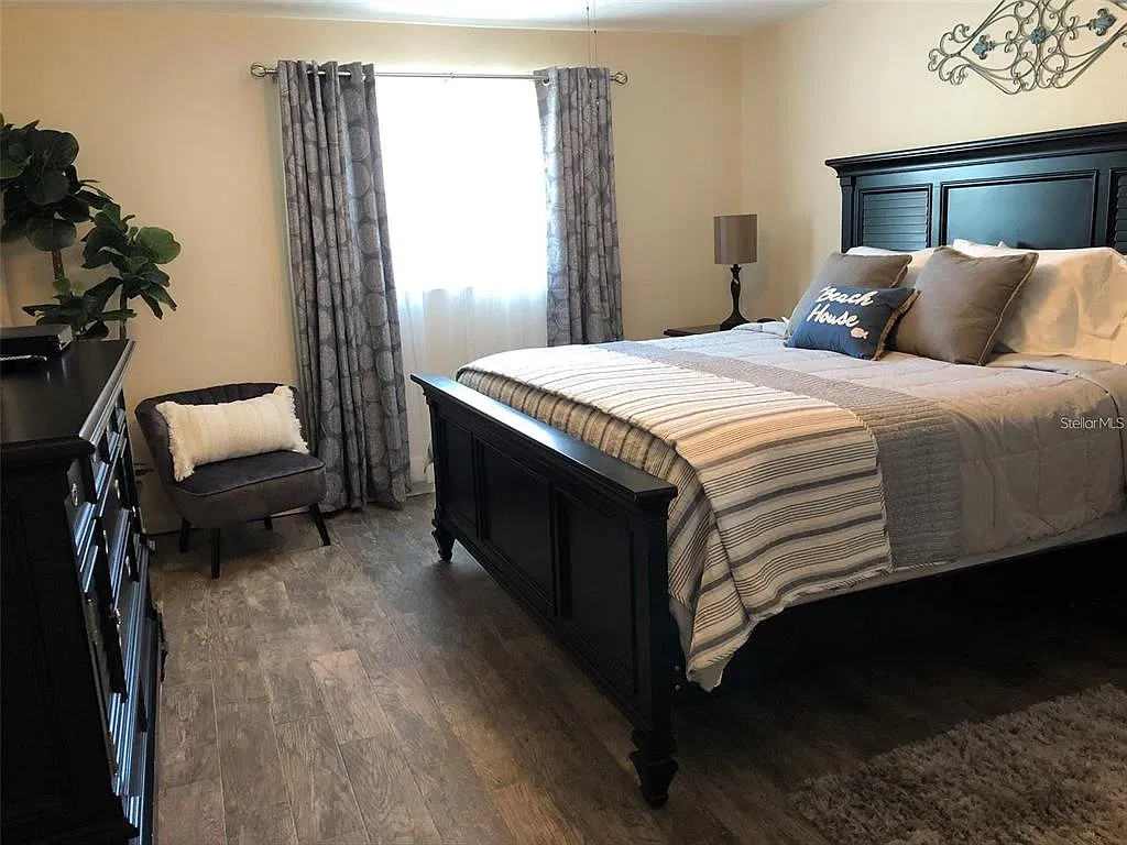 3 bed, 2.0 bath, 1200 sqft, $2,450 — Photo 2
