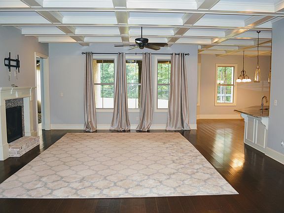 5th image of 131 Courtland Dr