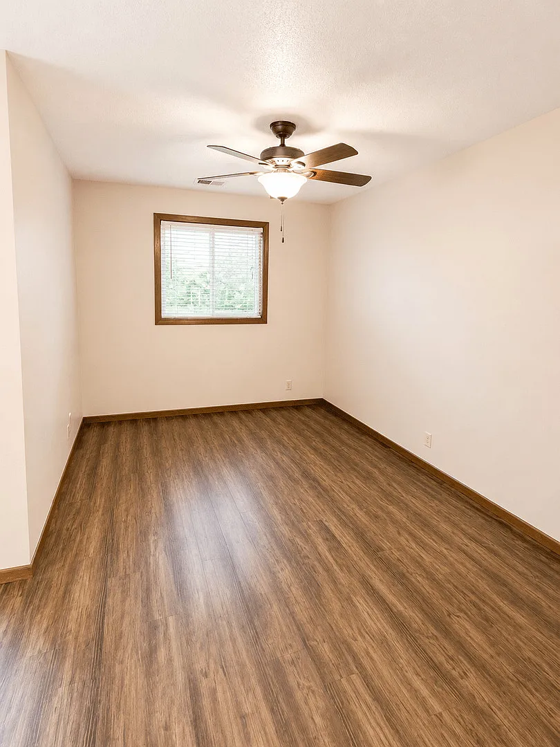 1102 Heeler Courtyard — Photo 4