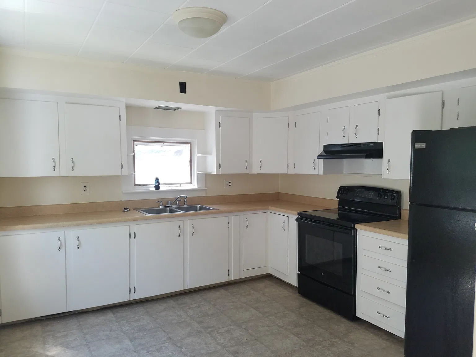 2 bed, 936 sqft, $1,950 — Photo 3