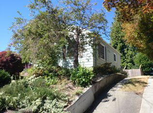 2727 Belvidere Ave SW, Seattle, WA 98126