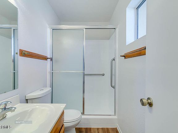 4th image of 328 N 86th St