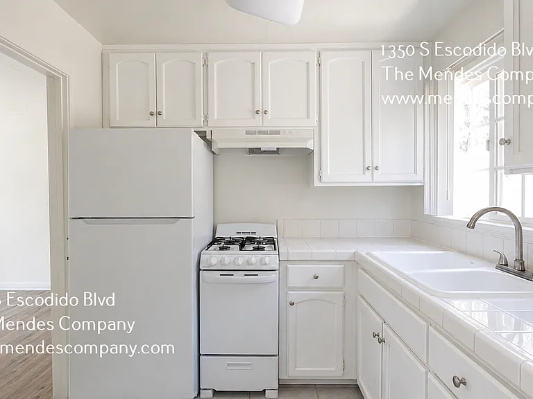 1350 S Escondido Blvd #8 — Photo 3