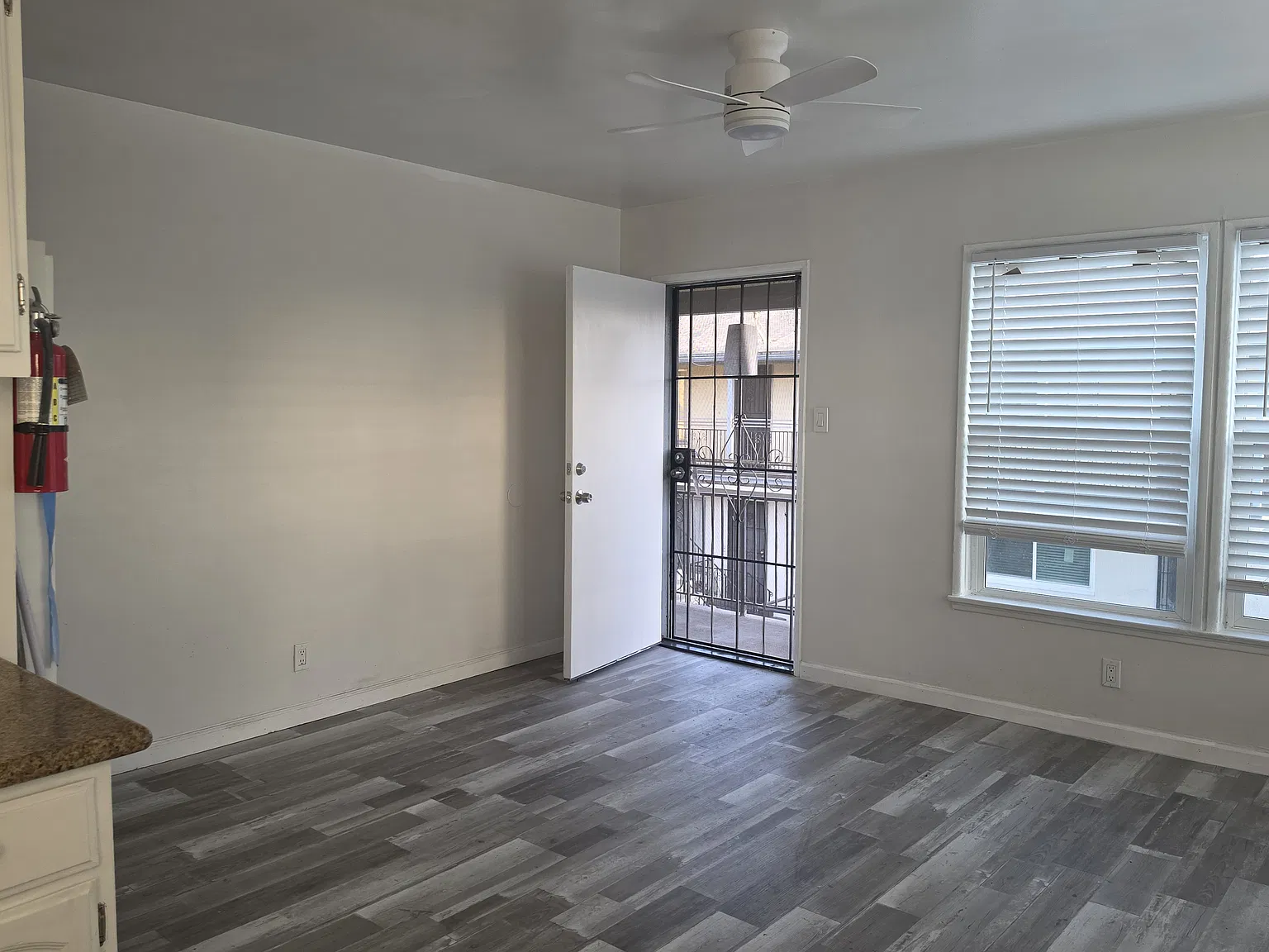 2 bed, 1200 sqft, $2,595 — Photo 2