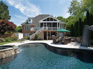 211 Surrey Path Ct, Winston Salem, NC 27104