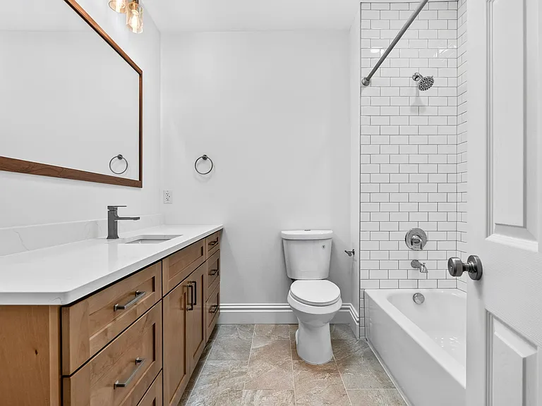 2722 Armand Pl #2F — Photo 38