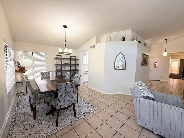 10938 W Poinsettia Dr — Photo 5