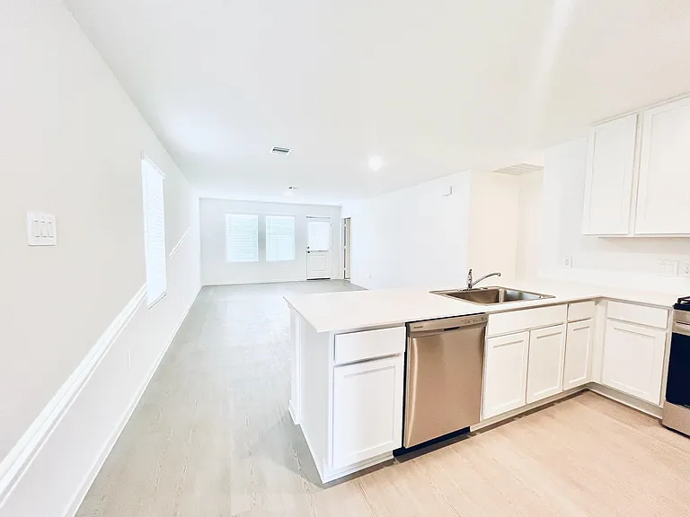 3116 Twisted Myrtle Dr — Photo 4