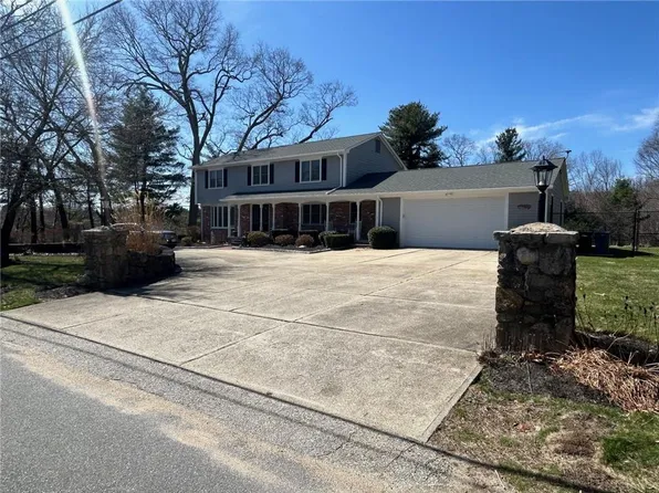 135 Brown Ave, Johnston, RI 02919