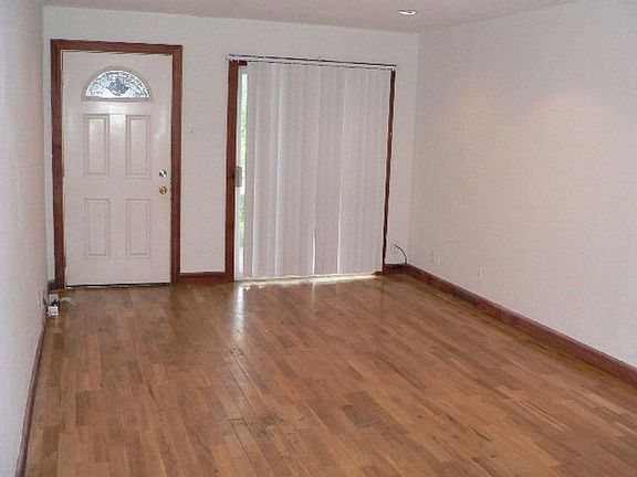 5th image of 8530 Webshire Ln #8536E