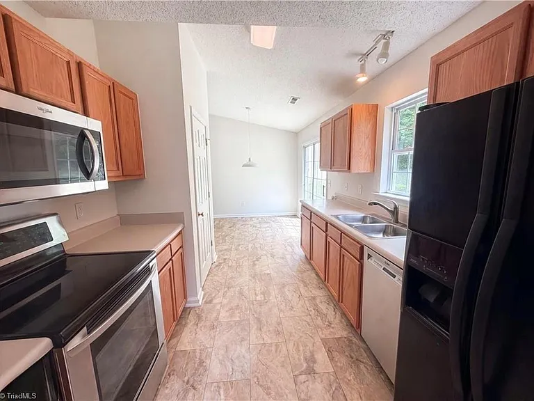 1807 Antler Ct — Photo 8