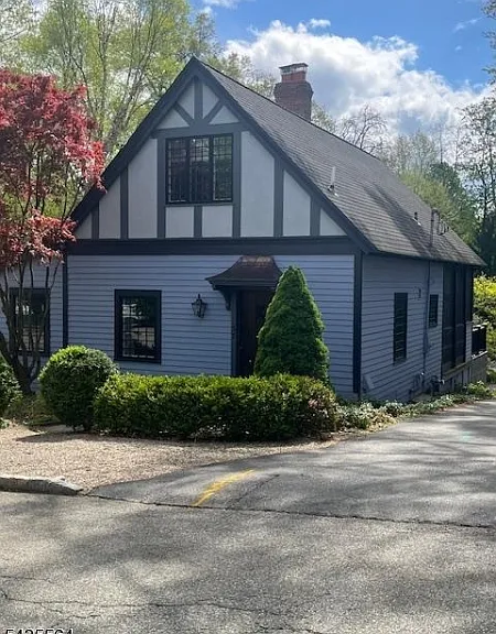 37 Colles Ave — Photo 1