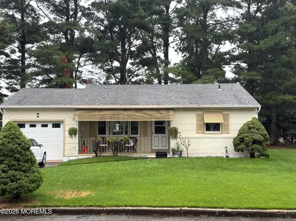 34 Brian Court, Toms River, NJ 08757