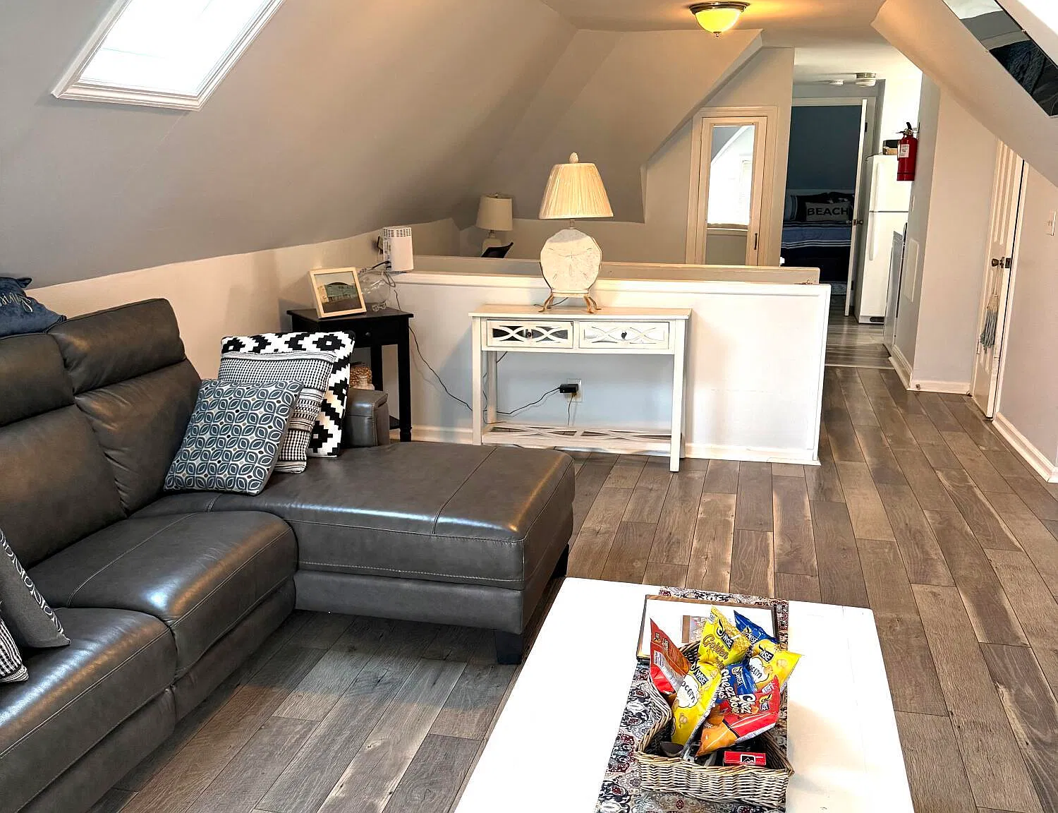 1 bed, $2,100 — Photo 3