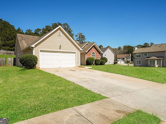3rd image of 375 Stone Ridge Way
