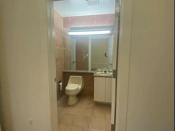 5th image of 106 Fulton St APT 9D