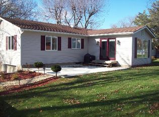 221 Fraser Ave, Walnut, IL 61376