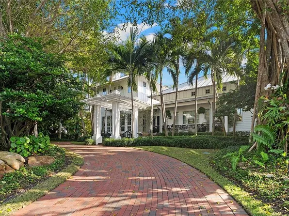 1800 Gordon DR, NAPLES, FL 34102