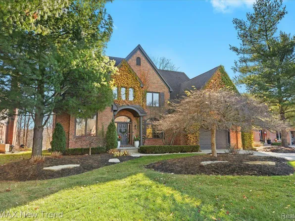 757 Elderberry Ct, Commerce Township, MI 48390