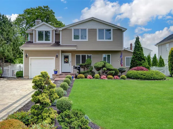 224 Biltmore Boulevard, Massapequa, NY 11758