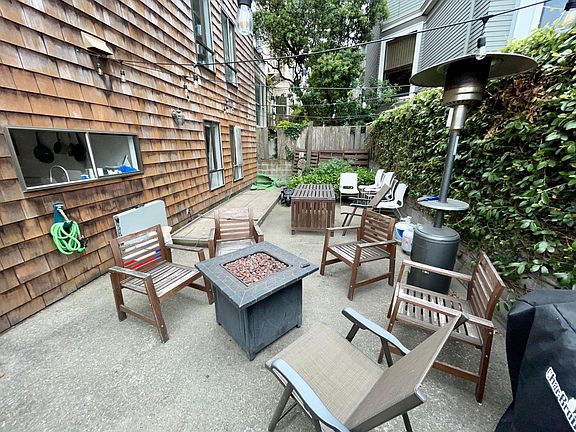 4th image of 2105 Broadway St #Top