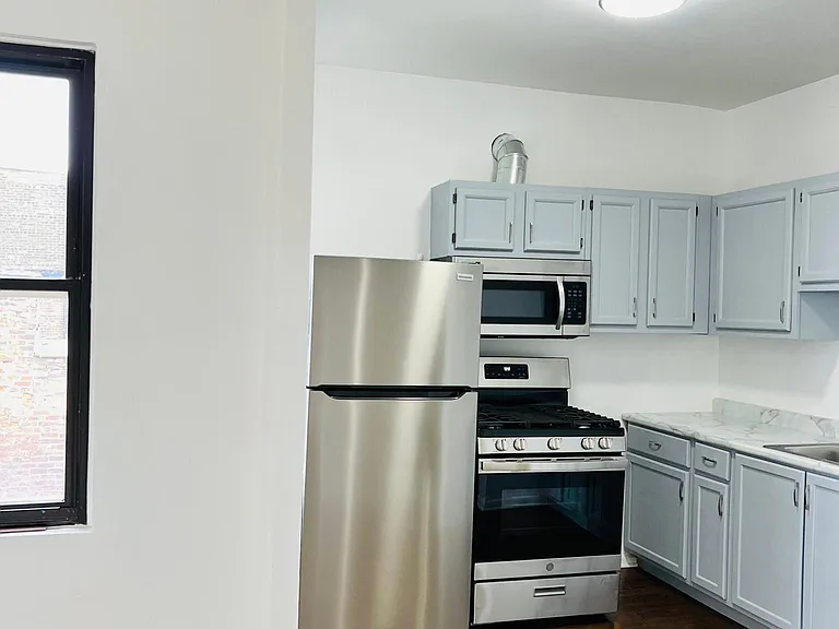 2831 W Washington Blvd #3 — Photo 3