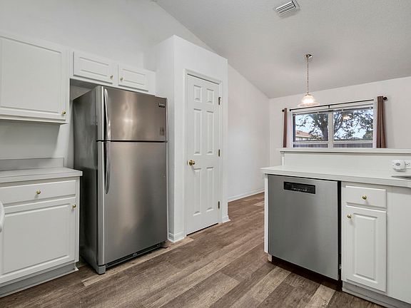 5th image of 4074 SW Darwin Boulevard